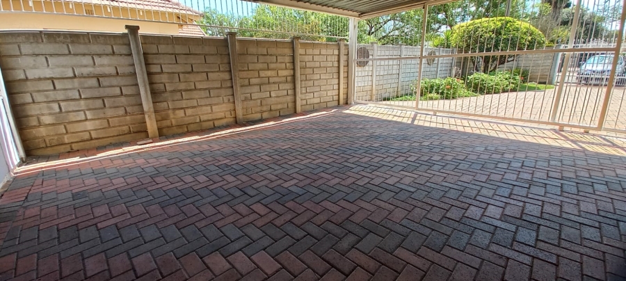 3 Bedroom Property for Sale in La Hoff North West